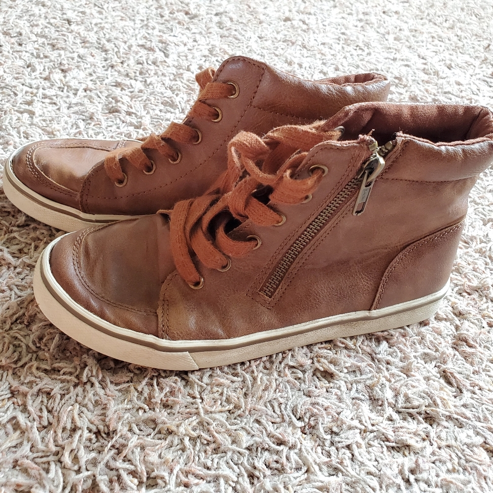 Cognac high tops